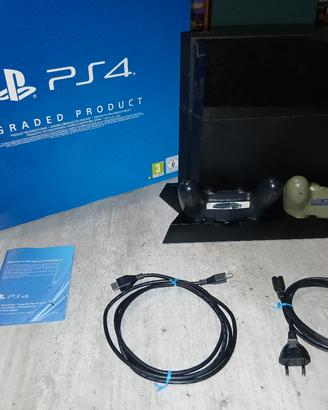 Playstation 4 + 2 controller + base di ricarica