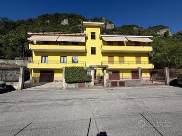 4 LOCALI A MONTE MARENZO