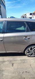TOYOTA AURIS 2016 PORTA POSTERIORE SX/DX