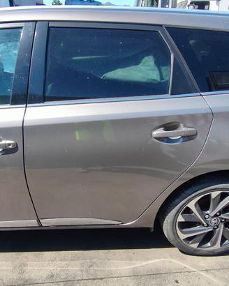TOYOTA AURIS 2016 PORTA POSTERIORE SX/DX