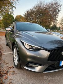 Infiniti q30 - 2016