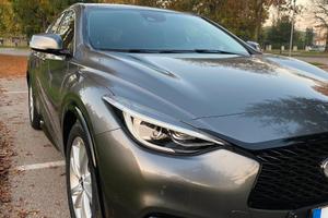Infiniti q30 - 2016