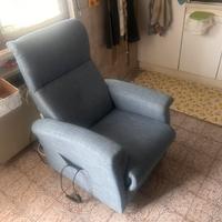 Poltrona alzapersona per disabili