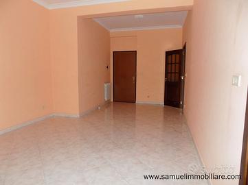 Giarre centro, appartamento con box (CT)