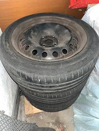 Cerchi e gomme usate