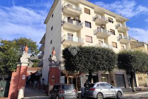 3 LOCALI A SANTA MARIA A VICO