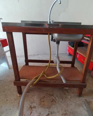 lavello da esterno con struttura in legno 