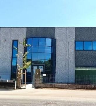 Immobile di 1000 m² con 3 locali a Cerea