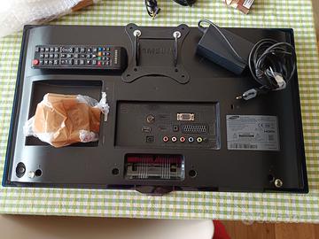 TV Samsung T24E390EX 25 pollici (54x32cm)