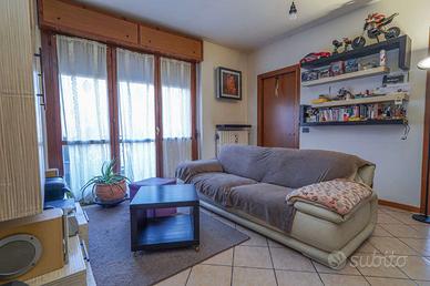 BILOCALE CON STUDIO BOX SINGOLO E CANTINA