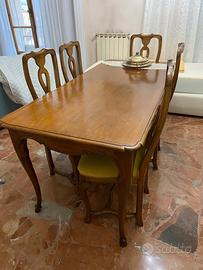 Tavolo da salotto con sei sedie