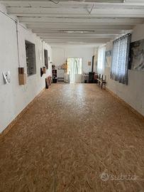 Stanza/magazzino