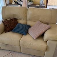 Coppia di divani in pelle