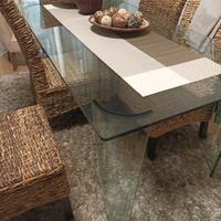 tavolo in cristallo di design 