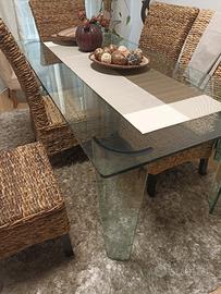 tavolo in cristallo di design 