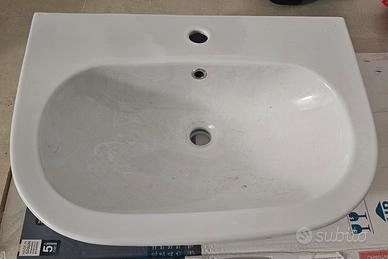 lavabo sospeso per bagno