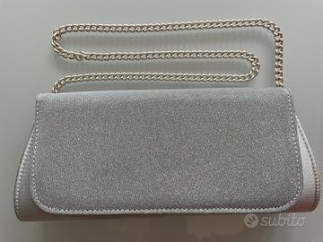 Pochette argento con tracolla