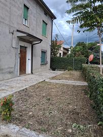 Casa singola con terreno circostante