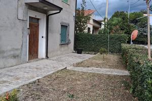 Casa singola con terreno circostante