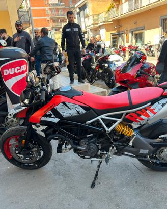 Ducati hypermotard 950