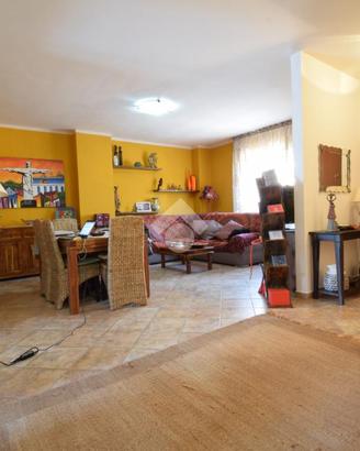 VILLA A SCHIERA A DURAZZANO