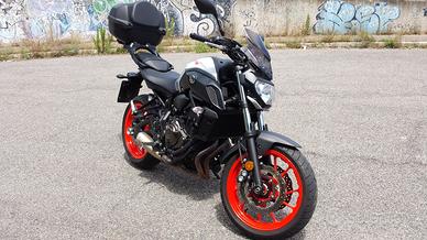 YAMAHA MT 07