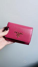 Portafoglio Prada in pelle rosa