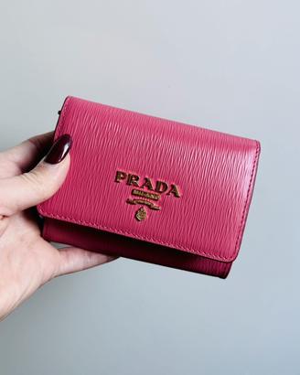 Portafoglio Prada in pelle rosa