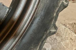 Gomme strette per trattore