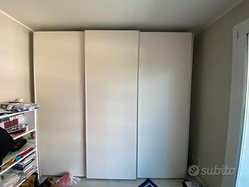 ARMADIO TRE ANTE SCORREVOLI COLORE BEIGE