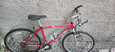 Set lotto 3x Biciclette mountain bike da sistemare