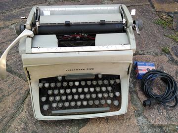 Macchina da scrivere Underwood Five
