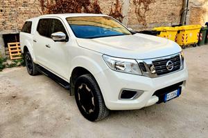 NISSAN NAVARA 2.3 DOUBLE CAB 190CV CON HARDTOP