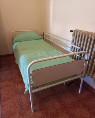 letto con manovella 