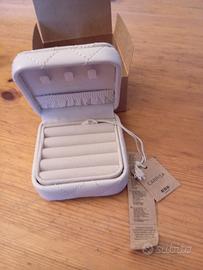 (288) - Portagioie da Viaggio Carpisa