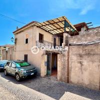 Pula - Bilivelli con cortile in pieno centro