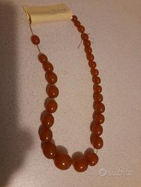 Collana bachelite