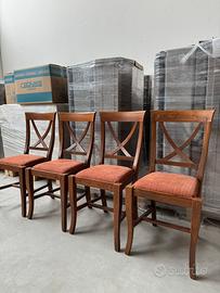 Sedie tinto noce antico con seduta in tessuto