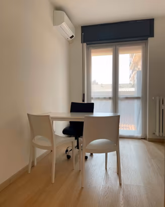 Studio condiviso - 1 stanza disponibile