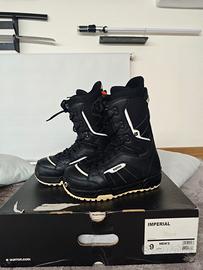 scarponi snowboard burton Invader 42 