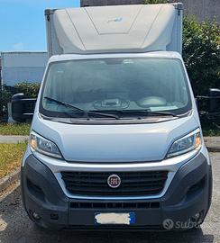 furgone iveco fiat ducato con sponda idraulica