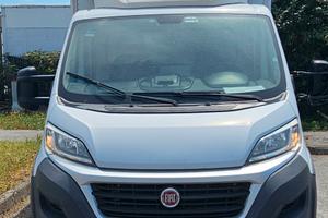 furgone iveco fiat ducato con sponda idraulica