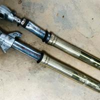 R1 Yamaha 1999 forcelle rotte per ricambi