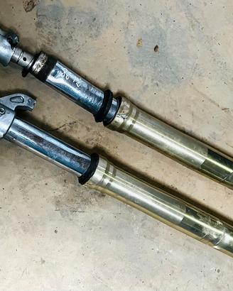 R1 Yamaha 1999 forcelle rotte per ricambi