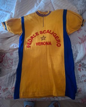 maglie e pantaloncini ciclismo vintage