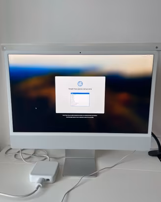 iMac (2021) 24" - Apple M1 8-Core • GPU 8-Core