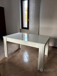 Tavolo soggiorno allungabile bianco lucido