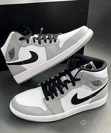 Jordan Air Jordan 1 Mid 'Light Smoke Grey'  44