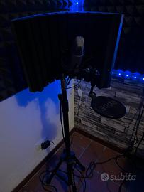 Microfono Rode completo di pannello fonoassorbente