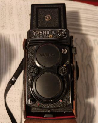 yashica mat 124g